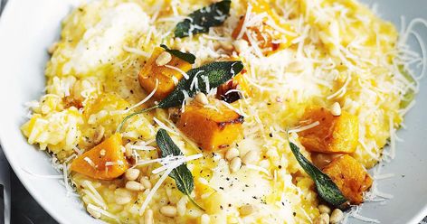 A tasty vegetarian dinner Pumpkin Risotto Recipes, Risotto Recipes Easy, Seafood Risotto, Pumpkin Risotto, Risotto Recipe, Diner Recept, Classic Italian Dishes, Risotto Recipes, Raspberry Lemonade