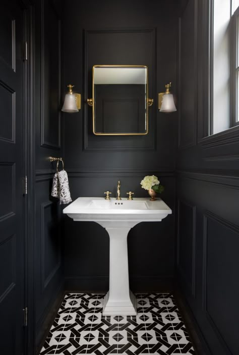 5 Black Powder Rooms I Can't Get Enough of / This is our Bliss Dark Powder Room, Black Powder Room, Powder Room Remodel, Tub Bathroom, Powder Room Decor, Powder Room Design, Toilet Room, Small Toilet, Tiny Bathrooms