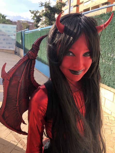 Devil Makeup Halloween Kids, Black Hair Costumes Halloween, Red Demon Makeup, She Devil Costume, Devil Makeup Halloween, Demon Cosplay, Devil Cosplay, Demon Makeup, Basic Halloween Costumes