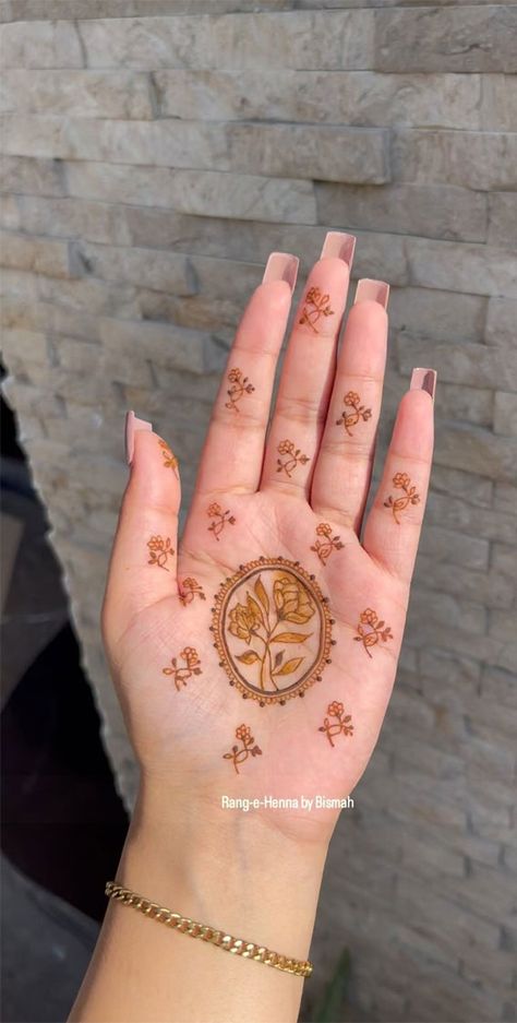 Minimalist Henna Designs, Simple Henna Designs, Floral Henna, Henna designs for bride,  Henna designs 2023, Henna Designs For Hand, Henna designs Arabic, Henna Designs, Henna designs palm, Henna design back hand, Simple henna designs for beginners Minimal Mehandi Design Palm, Henna On Wrist, Henna Designs For Bride, Henna Designs Floral, Small Mehndi Designs, Henna Design Back Hand, Henna Design Back, Palm Henna Design, Henna Designs Kids