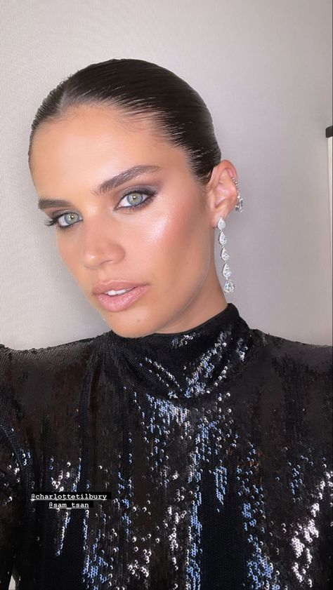 Sara Sampaio, Earrings Summer, Model Style, September 2022, Black Outfit, Ig Story, Style Fashion, Beauty Makeup, Hoop Earrings