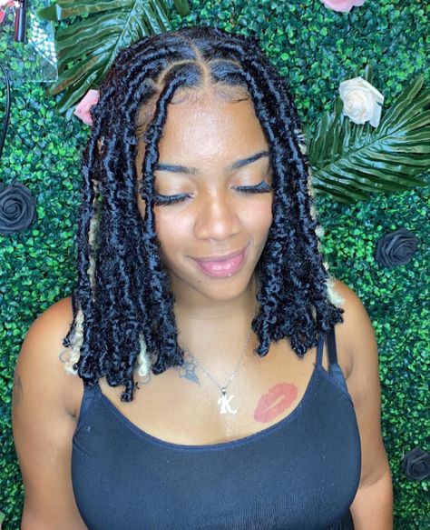 Small Butterfly Locs Short, Short Locs Butterfly, Short Soft Locs With Color, Soft Locs Hairstyles Short, Butterfly Locks Short, Styling Short Butterfly Locs Black Women, Short Distressed Butterfly Locs, Faux Locs Short Shoulder Length, Shoulder Length Faux Locs Black Women