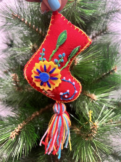 Spice up your Christmas decor with an international flair. This set of 6 handcrafted Peruvian ornaments is perfect for adding a unique touch to your tree. Also makes a perfect unique holiday gift! Peruvian Christmas Tree, Peruvian Christmas, Peruvian Decor, Felt Projects, Unique Holiday Gifts, Some Ideas, Felting Projects, Ornament Set, Beautiful Decor