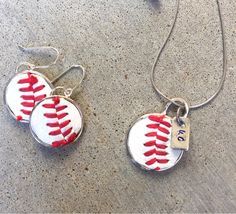 Making baseball jewelry out of an old baseball.   Cake and Jewelry: It was really just a matter of time Diy Baseball Jewelry, Baseball Necklace Diy, Baseball Project, Sport Crafts, Baseball Attire, Baseball Snacks, Travel Softball, Busy Raising Ballers, Leather Bracelet Tutorial