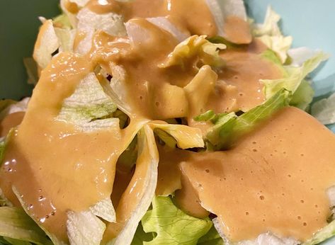 I absolutley love the dressing they put on the salad at our local hibachi spot. I found this copycat recipe on Pinterest and I am so happy I... Hibachi Salad Dressing, Hibachi Salad, Peanut Salad Dressing, Ginger Peanut Dressing, Ginger Salad Dressings, Peanut Salad, Avocado Salad Dressing, Japanese Ginger, Different Salads