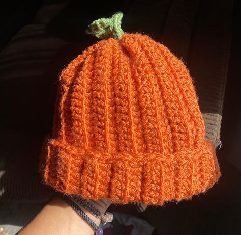 Explore 20 adorable crochet kids hats ideas to keep your little ones cozy and stylish throughout the year. Discover fun patterns and creative designs now! Fall Theme Crochet, Fall Crochet Market Ideas, Fall Crochet Hat, Halloween Crochet Beanie, Crochet Halloween Beanie, Crochet Ideas For Fall, October Crochet Ideas, Fall Crochet Ideas Clothes, Crochet Fall Clothes