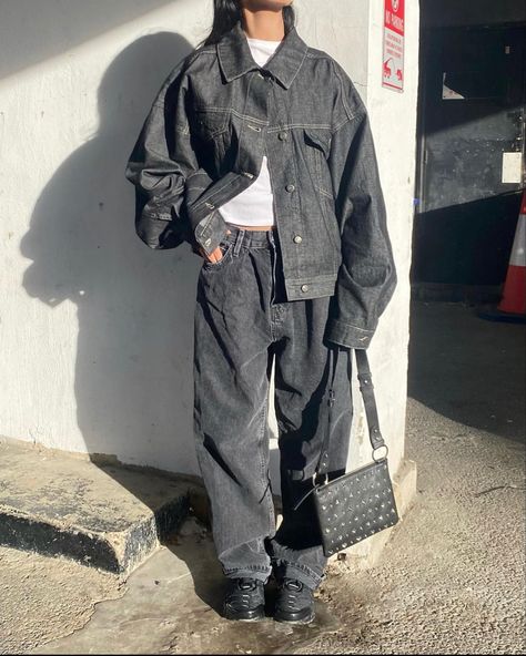 Jeans Denim Jacket, Denim Jacket Outfit, Streetwear Fashion Women, Winter Fits, Streetwear Outfit, Retro Outfits, Baggy Jeans, Fashion Killa, Casual Fits