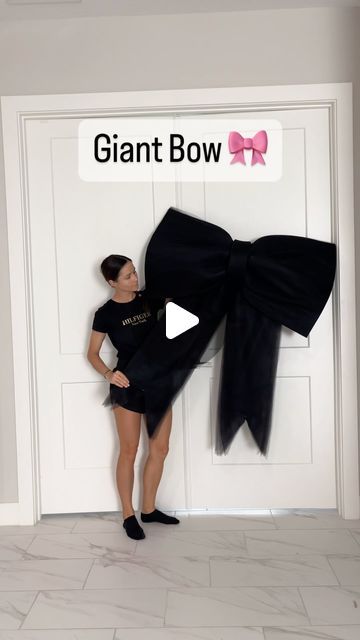 Balloon Decorations and Event Rentals Palm Beach on Instagram: "Can you believe the whole process took only 20 min!

A full tutorial is available in subscription section! Subscribe, learn and cancel any time!

#bow #giantbow #tutorial #balloons" Diy Giant Bow Ribbon, Giant Bow Tutorial, How To Make A Giant Bow, Giant Bow Diy, Big Bows Diy, Diy Giant Bow, Party Hello Kitty, Hello Kitty Baby Shower, Giant Bow