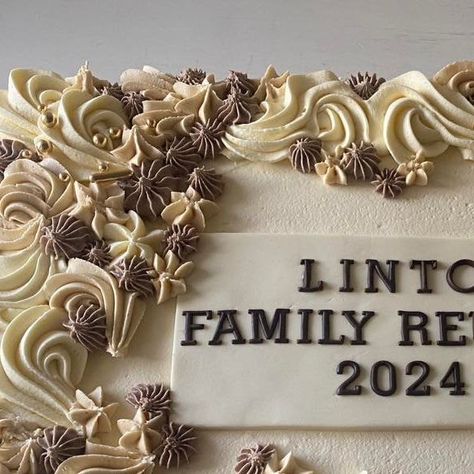 Pip King on Instagram: "Carrot cake slab with delicious cream cheese icing to celebrate a family reunion  #cakesofinstagram #slab #cake #slabcake #slabcakes #SlabCake #carrot #cake #carrotcake #neutralcake #neutralcakes #nz #cake #nzcake #nzcakes #nzcaker #nzcakedecorator" Family Reunion Cakes, Slab Cake, Delicious Cream, Cream Cheese Icing, Carrot Cake, Family Reunion, A Family, Cream Cheese, Carrots