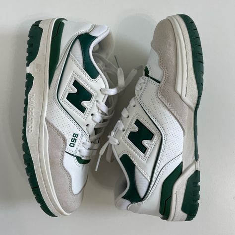 New Balance 550s Green, Shoe New Balance, Shoes For Winter 2024, New Balance 550 Colors, New Balance Shoes Green, Green Shoes Aesthetic, New Balance 350, Dark Green Vibes, Green New Balance 550