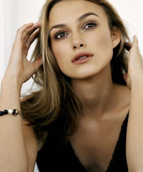 Keira Knightley Keira Knightley Photoshoot, Kiera Knightly, Keira Knightly, Actrices Hollywood, Keira Knightley, Amanda Seyfried, Pirates Of The Caribbean, Famous Faces, Pride And Prejudice