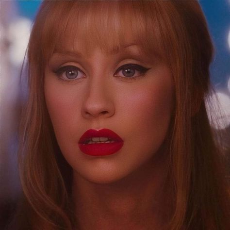 Burlesque Film, Christina Aguilera Burlesque, Burlesque Makeup, Burlesque Movie, Celebrity Makeup Artist, Celebrity Makeup, Strawberry Blonde, Christina Aguilera, Makeup Trends