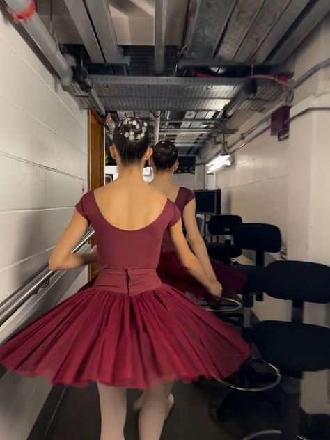 Royal Ballet School Aesthetic, Ballet School Aesthetic, Pointe Aesthetic, Anya Core, Backstage Aesthetic, Nutcracker Aesthetic, Royal Ballet School, Ballet Recital, Russian Ballet