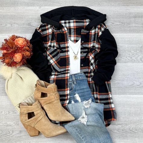 The perfect oversized flannel, the Brook hooded flannel to pair with leggings or your favorite pair of jeans, designed with versatility, and comfort. Details: Oversized Flannel Small fits(0-6) Hooded Mid weight Single Left Side Pocket Roll-Up Sleeve Comfy Hoodie Flannel, Brown Flannel, Flannel Shacket, Flannel Hoodie, Fall Flannel, Flannel Outfits, Hooded Flannel, Oversized Flannel, Fall Plaid