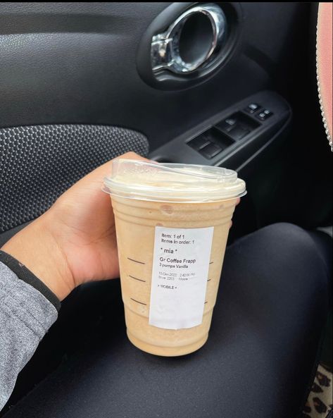 Starbucks Coffee Orders, Chai Starbucks, Order Aesthetic, Fall Coffee Drinks, Coffee Orders, Pumpkin Spice Cream, Starbucks Order, Iced Starbucks Drinks, Healthy Starbucks Drinks