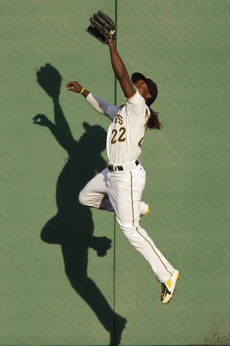 Andrew Mccutchen, Pirate Photo, Pittsburgh Pride, Pittsburgh Pirates Baseball, Pnc Park, Pirates Baseball, Pittsburgh Sports, Mlb Players, Jolly Roger