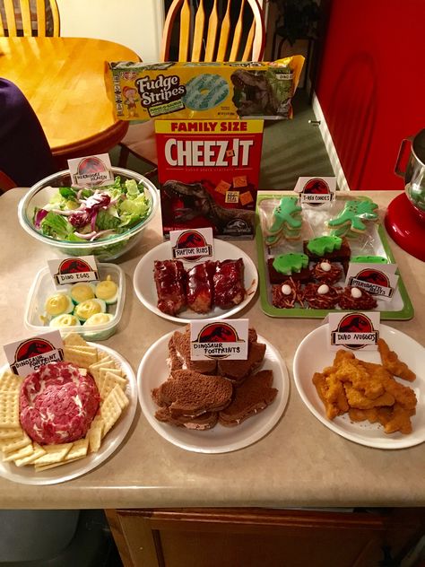 Jurassic park movie night Jurassic Park Snacks, Land Before Time Movie Night, Jurassic Park Snack Ideas, Jurassic Park Party Snacks, Jurassic World Movie Night, Jurrasic Park Themed Dinner, Jurassic Park Themed Dinner, Jurassic Park Dinner And A Movie, Jumanji Movie Night