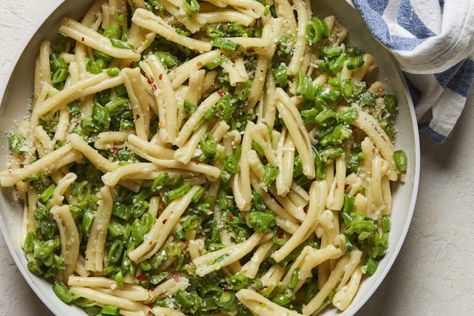 Spring Pea Pasta, Spring Peas Recipes, Pea Pasta, Snap Pea, Whats Gaby Cooking, Spring Peas, Pea Recipes, Snap Peas, Spring Recipes