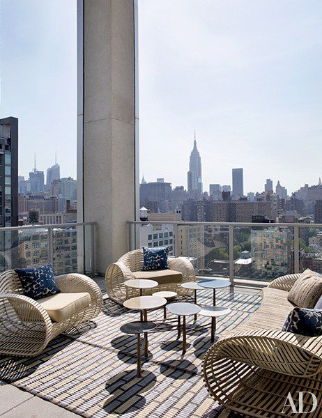 The terrace is outfitted with a sofa and chairs by Janus et Cie Apartamento New York, Penthouse In New York, Luxury View, Penthouse Terrace, Hotel Rooftop, Manhattan Penthouse, Jean Louis Deniot, Rooftop Gardens, Modern Outdoor Spaces