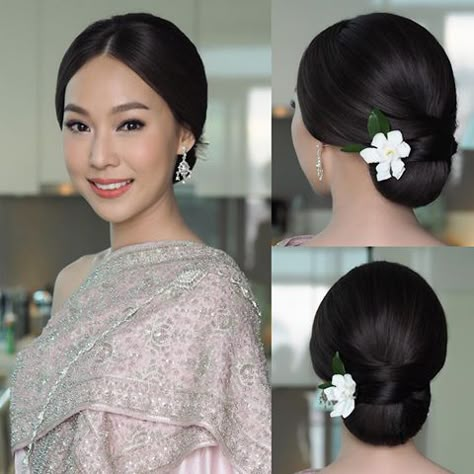 Hair Do Kebaya, Hair Do Wisuda, Graduation Hairdo, Hairdo Wisuda, Thai Hairstyle, Makeup Wisuda, Sanggul Modern, Flapper Hair, Thai National Costume