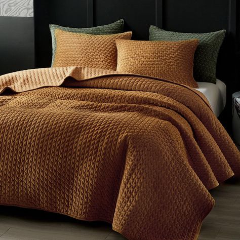 PRICES MAY VARY. 【Premium Material】The WARMDERN Gold Caramel qulit, which is made of high-qualitied velvet, is super soft, skin-friendly, breathable and comforterable. Velvet fabric provides better warmth and luxurious touch feeling without being too heavy, allowing you to sleep well overnight 【All Season Use】This lightweight quilt is suitable for all seasons. Adopting breathable and skin-friendly material, the quilt can be used alone in cooling day. In addition, it can also layered with a comfo Grey And Cognac Bedroom, Burnt Sienna Bedding, Quilts For Bed, Camel Bedding Master Bedrooms, Camel Bedding Ideas, Cognac Bedding, Olive Green And Orange Bedroom, Moody Bedding Bedroom, Burnt Orange Green Bedroom