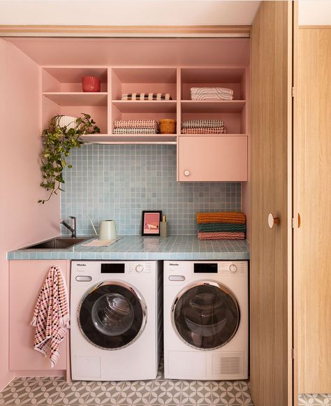 Retro Laundry Room, Tiny Laundry Rooms, 1950s House, Small House Interior, Laundry Room Renovation, Diy Laundry, Twins Room, Retro Interior, Utility Rooms