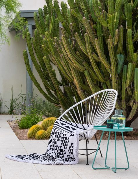 Best Hardscape 2017: A Cooling Room in the Desert by Boxhill Design Western Style Decor, Space Western, Garden Details, Acapulco Chair, Hardscape Design, Decorating Style, Decorating Inspiration, Pergola Shade, Rooftops