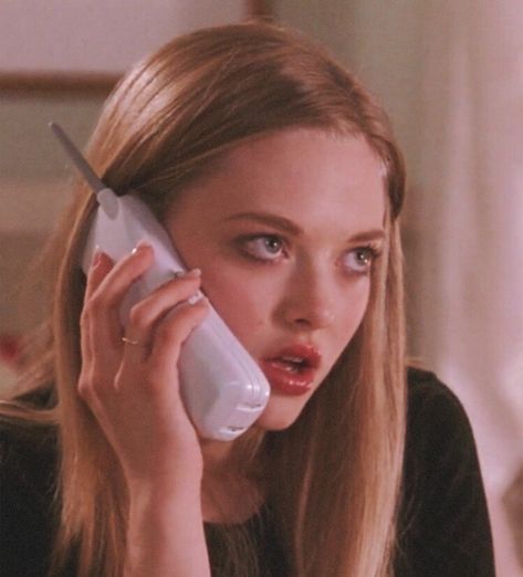 Karen Smith, Super Rich Kids, Regina George, 2000s Aesthetic, Legally Blonde, Amanda Seyfried, Friend Photoshoot, Just Girly Things, Mean Girls