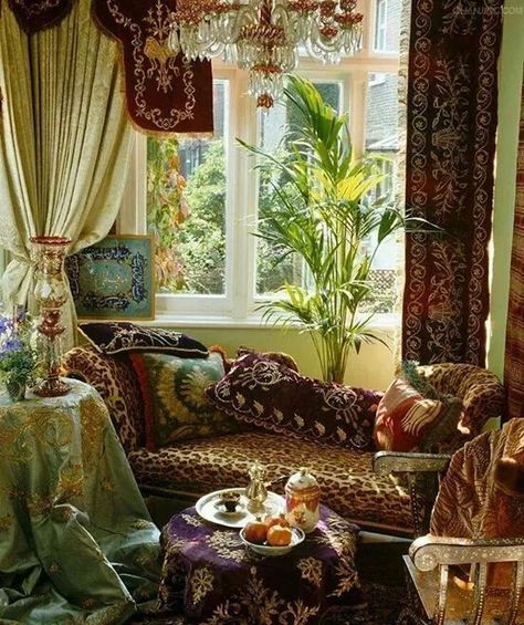 Gemütlich *.* Victorian Bohemian Decor, Bohemian Style Home, Bohemian Style Decor, Interior Boho, Bohemian Bedroom Decor, Deco Boheme, Bohemian Interior, Bohemian Living, Bohemian Bedroom