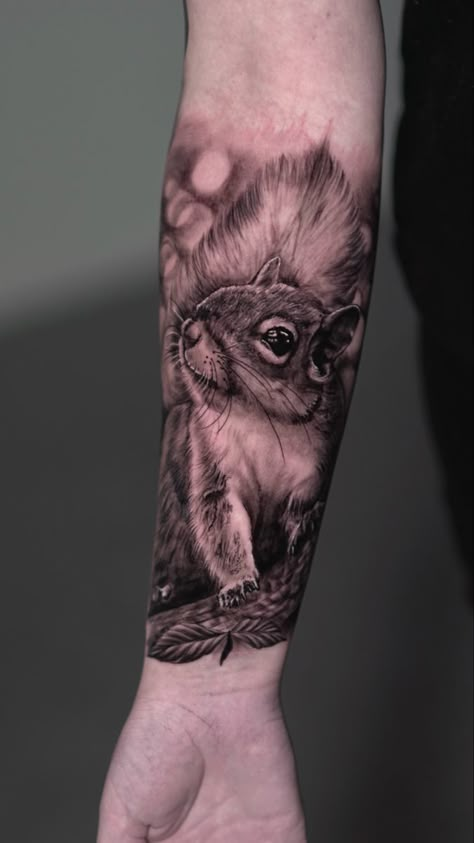 Ardilla tattoo Chipmunk Tattoo, Squirrel Tattoo, Realistic Tattoo, Starry Night Van Gogh, Animal Totems, Animal Tattoos, Chipmunks, Leg Tattoos, Arm Tattoo