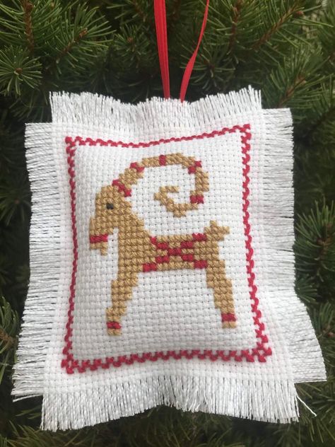 Swedish Christmas Decor, Swedish Crafts, Scandinavian Cross Stitch Patterns, Christmas Goat, Scandinavian Embroidery, Yule Goat, Holiday Cross Stitch Patterns, Cross Stitch Ornaments, Cross Stitch Stocking