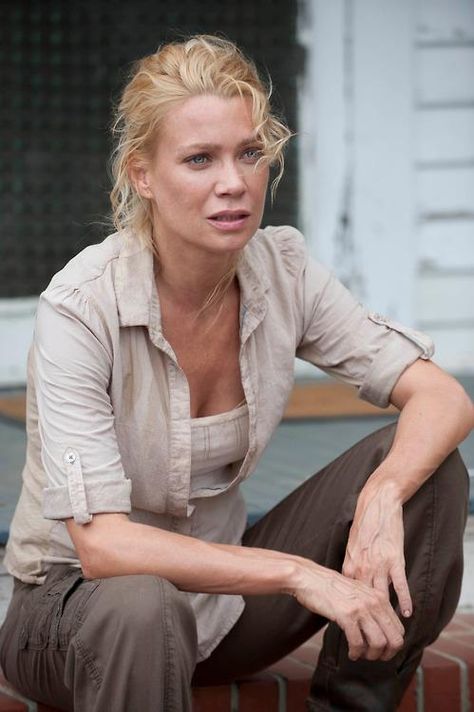 Laurie Holden as Andrea on the Walking Dead Laurie Holden, Walking Dead Tv Series, Maggie Greene, Walking Dead Daryl, Walking Dead Cast, The Walking Dead Tv, Fear The Walking Dead, Rick Grimes, Tv Characters