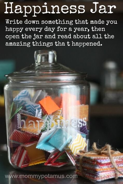 Write down something that made you happy every day for a year, then open the jar and read about all the amazing things that happened. Happiness Jar, Selamat Hari Valentine, 365 Jar, Happy Jar, Happiness Project, Parenting Ideas, Hari Valentine, The Jar, Happy Thoughts