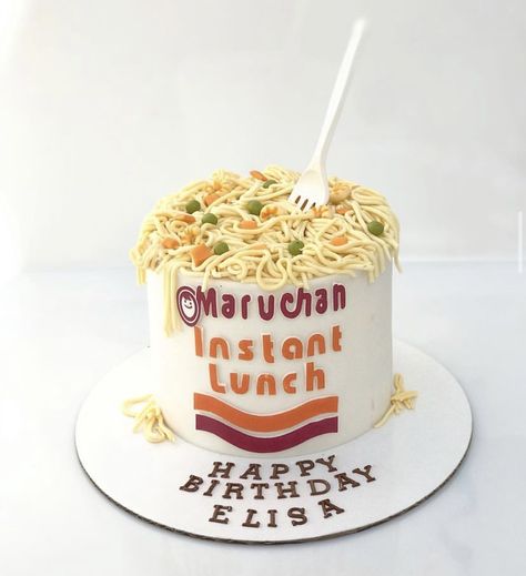 Maruchan Birthday Theme, Ramen Birthday Cake, Ramen Maruchan, Ramen Party, 31st Birthday Party, Sweet Sixteen Party Themes, Top Ramen, Good Cakes, Sweet Sixteen Party