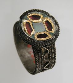 Byzantine Jewelry, Ancient Jewels, Medieval Rings, Ancient Jewellery, Historical Jewellery, Photo Mug, Medieval Jewelry, Paul Gauguin, Carthage