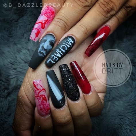 Michael Meyer Nails, Michael Myers’s Nails, Micheal Myers Nail, Michael Myers Nails, Spooky Nail, Nail Vibes, Michael Meyer, Halloween Acrylic, Nails 2018