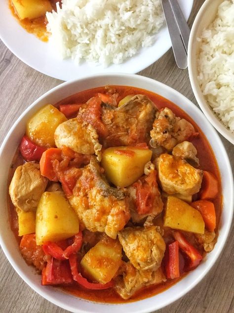 Chicken Afritada Filipino, Chicken Afritada, Chinese Cooking Recipes, Cooking Chicken, Root Veggies, Braised Chicken, Comfort Dishes, Chinese Cooking, Just Cooking