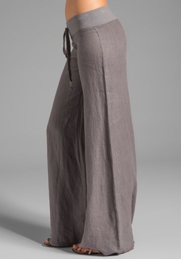 Linen Pant, Estilo Hippie, Wide Leg Linen Pants, Dark Color, Revolve Clothing, Linen Clothes, Linen Pants, Comfy Outfits, Look Fashion