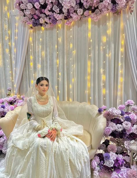 pakistani Pakistani Wedding Decoration Barat, Pakistani Engagement Dresses For Bride, Barat Decoration Pakistani, Simple Barat Dress Pakistani, Nikah Dress Pakistani Brides Simple, Simple Nikah Outfit Pakistani Bridal, Nikah Ideas Pakistan, Simple Nikkah, Engagement Hand