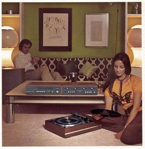 Culture Jamming, Cinema Video, Record Room, 1970s Home, 70s Decor, Retro 2, Audio Room, Retro Interior, Record Players