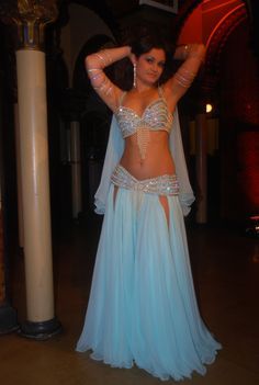 It's like a Cinderella belly dance outfit. Belly Dancer Outfits, Belly Dancer Costumes, Belly Dancing Classes, Brooklyn Decker, Belly Dance Dress, Dancer Costume, Belly Dance Outfit, Dancers Outfit, Dance Outfit