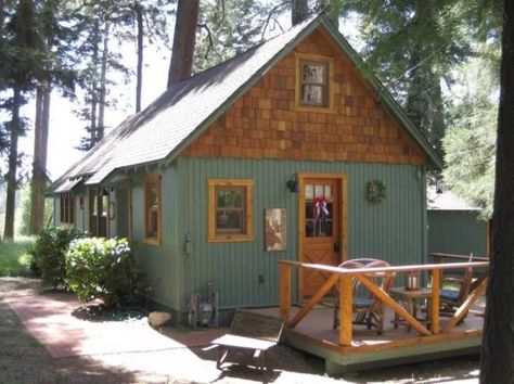 600 SF Wildflower Cabin 0018 Rustic Cabin Exterior, Rustic Cottage Interiors, Small House Bliss, Wooden Cabin, Tiny Houses For Rent, Cabin Exterior, Interior Minimalista, Cottage Interior, Small Lake