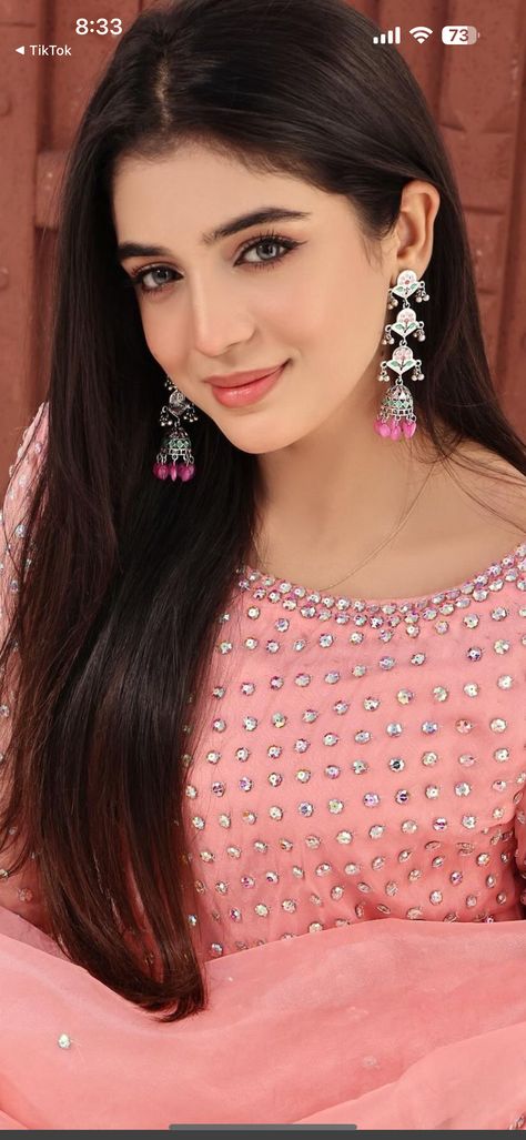 Laiba Khan Pakistani Actress, Laiba Khan, Actress Wedding, Long Extensions, Beauty Rules, Indian Photoshoot, Pakistani Bridal Wear, Pakistani Dramas, Entertainment Video