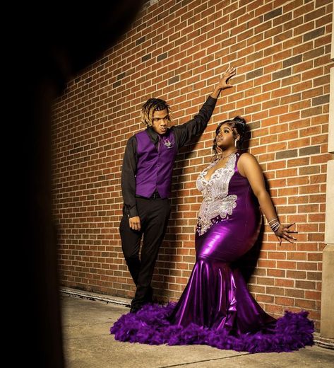 Purple And Black Prom Couple, Purple Prom Dress Plus Size, Purple Prom Dresses Black Women, Purple And Black Prom Dress, Purple Prom Couple, Ugly Prom Dresses, Couple Prom Outfits, Ugly Prom Dress, Prom Fits