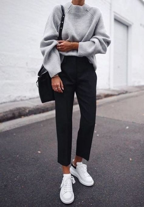 Winter Clothes Women Casual, Summer Business Attire, Work Outfits Frauen, Office Attire Women, Minimalist Moda, Mens Business Casual Outfits, Business Attire Women, Stylish Fall Outfits, Business Casual Outfits For Women