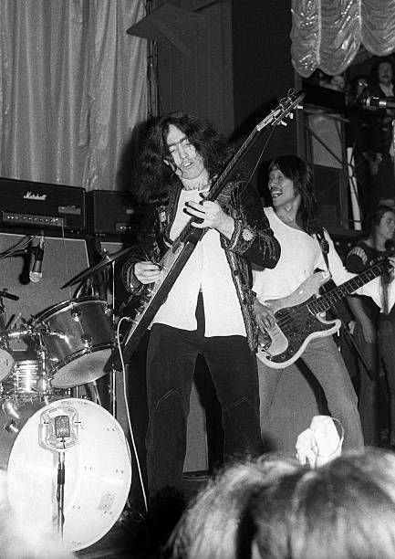 Paul Rodgers and Tetsu Yamauchi of English blues rock band Free performing on stage in United Kingdom 1972 70s Culture, Paul Kossoff, Rock Band Photos, Paul Rodgers, Performing On Stage, Bad Company, Local Bands, Rock Chick, Live Rock