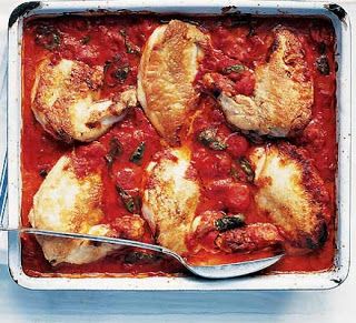 BBC Good Food: CHICKEN CACCIATORE. (add some black olives). Cacciatore Recipes, Chicken Cacciatore Recipe, Chicken Cacciatore, One Dish Dinners, Stewed Tomatoes, Green Pepper, Bbc Good Food Recipes, Easy Chicken, Chicken Dishes