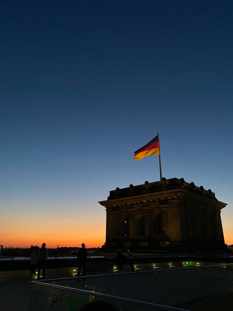 Berlin Germany Aesthetic Night, German Flag Aesthetic, Berlin At Night, Berlin Germany Travel, Pictures Of Germany, Ariana Grande Tumblr, Oc Board, Cute Couples Photography, Learn German