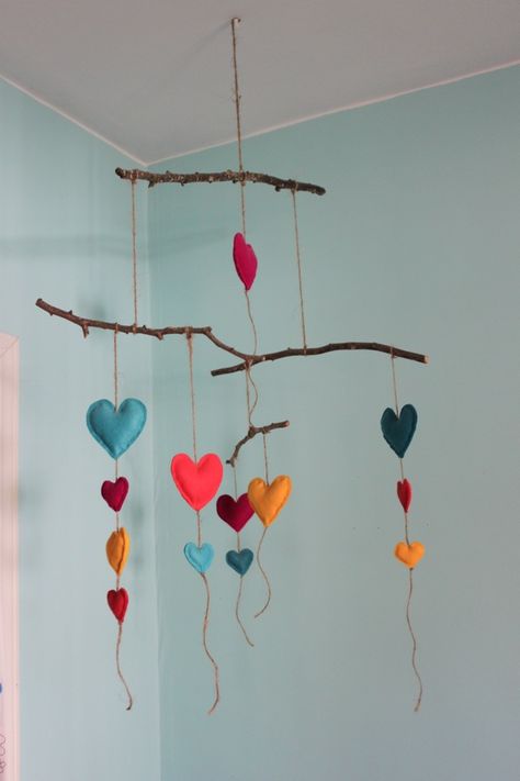 Wall Hangings Diy, Diy Wall Hangings, Homemade Mobile, Stick Mobile, Heart Mobile, February Valentines, Felt Crafts Diy, Felt Mobile, Blog Art