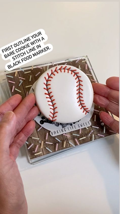 Cubs Cookies Decorated, Baseball Bat Cookies Decorated, Yankees Cookies Decorated, Baseball Cap Cookies, Baseball Cap Cookies Decorated, Baseball Field Cookies, Royal Icing Baseball Cookies, Softball Cookies Royal Icing, Baseball Themed Cookies Decorated